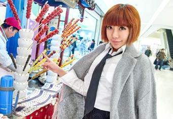 全套作品在手，爱丝的紧急维修瞬间变成喜剧！