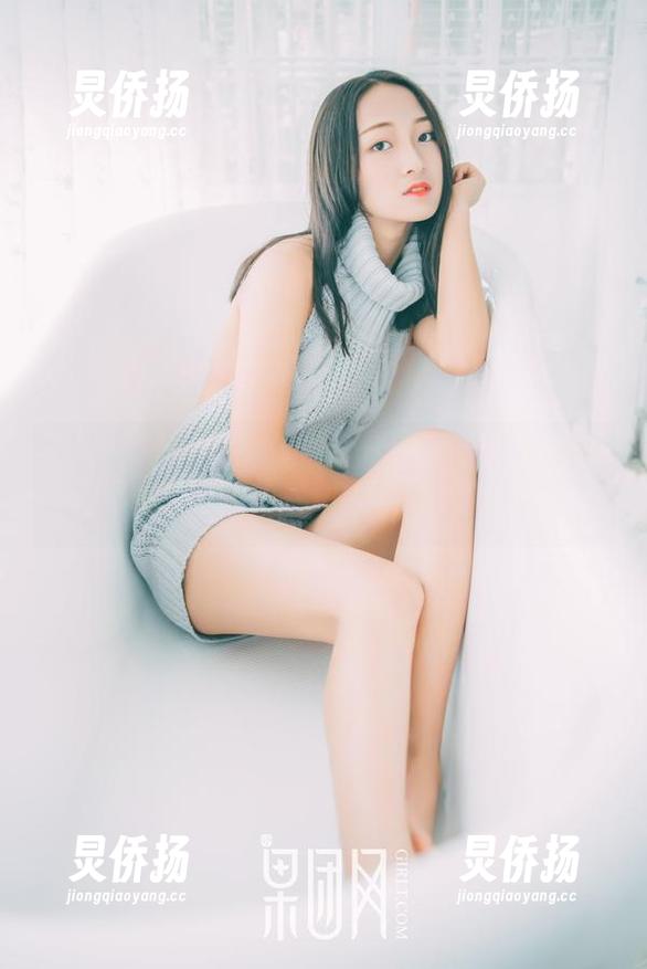 GIRLT果团网 - 灵动夏日，通灵儿的图片更新：是不是很想跳进水里？