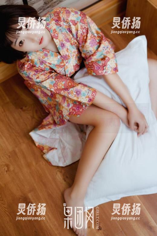 GIRLT果团网-龚玥菲 GIRLT果团网 - 疗愈系美图来袭:龚玥菲的护士百变风情,免费获取!