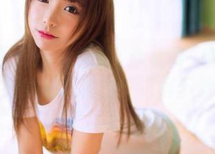 GIRLT果团网 – 与龚玥菲共舞：她的短裙图片宛如春风拂面，记得下载哦！