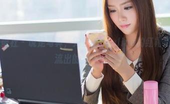 IMiss爱蜜社 – 说是写真，兜豆靓Youlina的红裙更像是偷偷流出的梦一场！