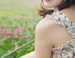 MSLASS梦丝女神 – 看晓晓薄薄袜子的套图精选，仿佛光影在指尖跳舞