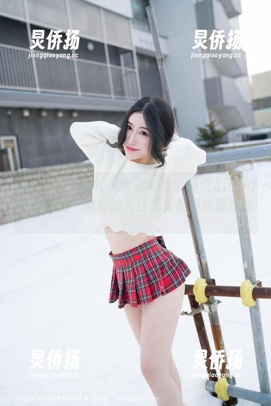 MiStar魅妍社 - 全套写真：易阳Silvia变身厨娘，厨房的光线把人都照得暖暖的。