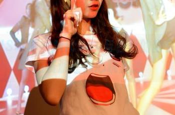 PANS写真 – Mickey与白色的幽会：私拍资源让你心跳加速