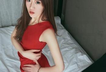 TouTiao头条女神 – 灰丝的轻盈舞步：梁芮溪的图片合集，温柔又调皮