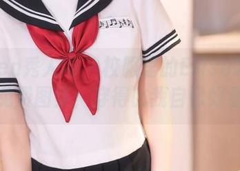 Xiuren秀人网 – 校服里的Elise谭晓彤：免费图集，穿得比我自己好看！