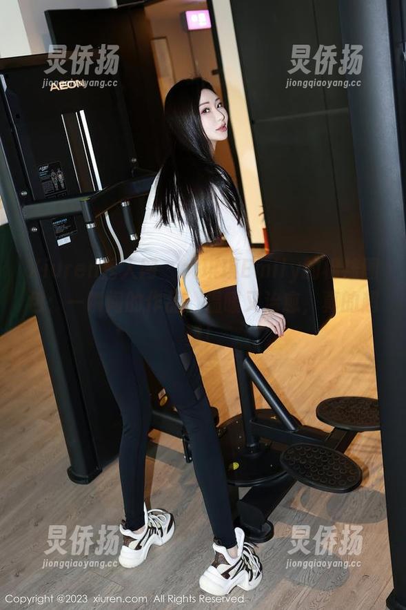 Xiuren秀人网-大琪琪Emily Xiuren秀人网 - 大琪琪Emily的棉袜图包:一瞬间的作品,温暖又治愈,真的超赞!