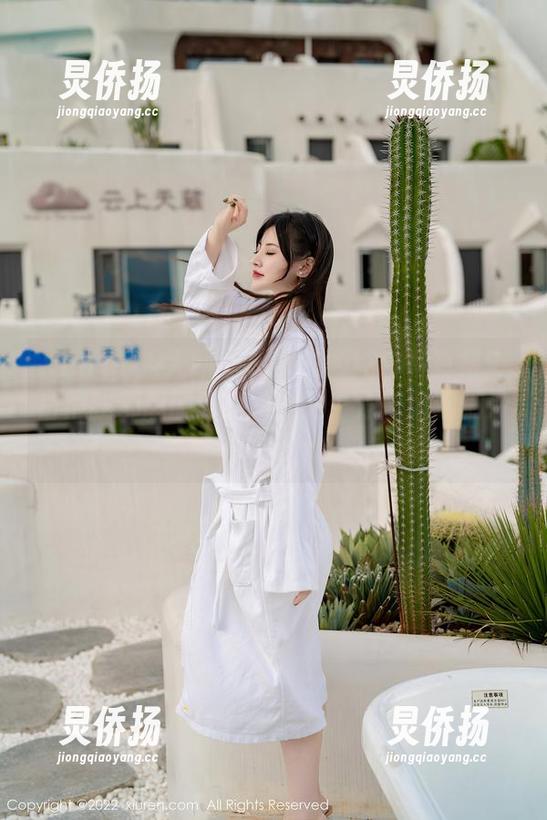Xiuren秀人网-林文文 Xiuren秀人网 - 林文文的纯白写真集:白得我都想搬到冰箱里了,分享给你们冷静一下!
