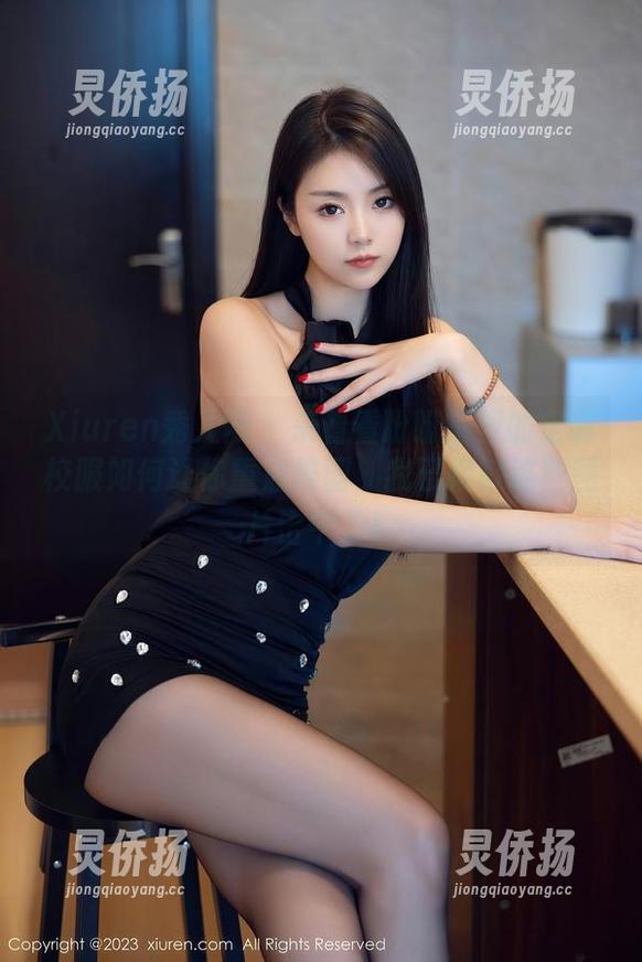 Xiuren秀人网-盼盼玉奴 Xiuren秀人网 - 来看看盼盼玉奴的定制校服如何让你重温校园,我已经被这些图片击中了!