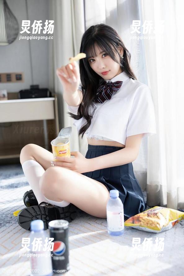 Xiuren秀人网-蕾蕾醒了没 Xiuren秀人网 - 蕾蕾醒了没的天台,写真图册里藏的那些小秘密