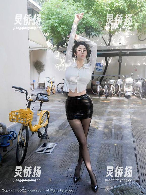 Xiuren秀人网-薇薇酱 Xiuren秀人网 - 免费美图放送!薇薇酱粉色作品,简直让人少女心爆发