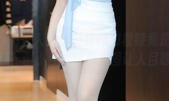 Xiuren秀人网 – 摄影师和模特竟是双重身份？谢小葱的旅拍美图让人目眩！