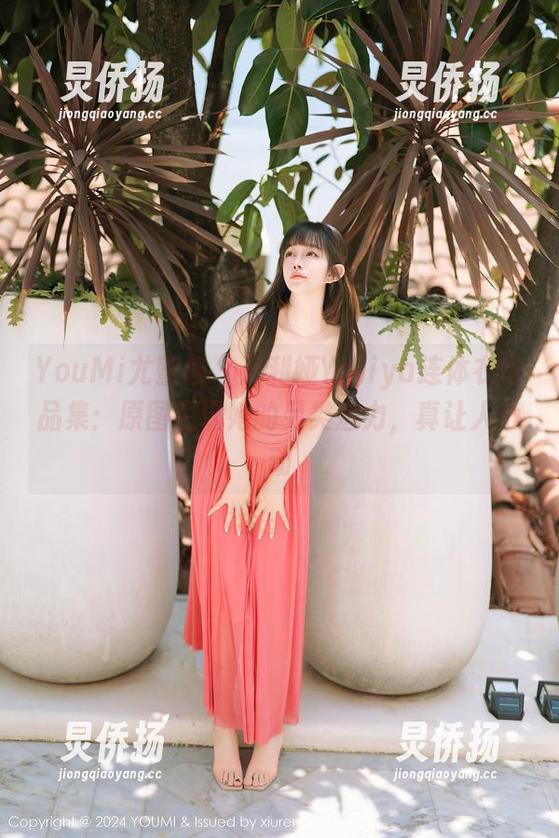 YouMi尤蜜荟-严利娅Yuliya YouMi尤蜜荟 - 严利娅Yuliya连体衣作品集:原图呈现她的另类魅力,真让人心动