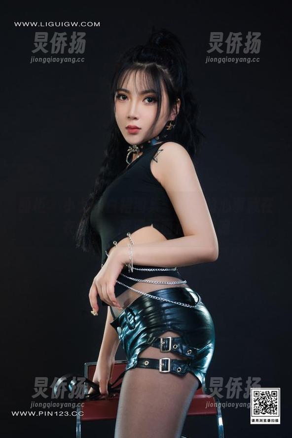 丽柜-小戈 丽柜 - 小戈的白裙图集:把你的心事藏在衣角里,高清画面直戳灵魂