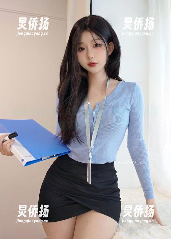 发条少女yokiBlue精选写真集，带你走进不羁又迷离的蓝色世界