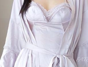 又是发条少女yoki的套图更新，剧情有点复杂，但气氛让我沉醉…