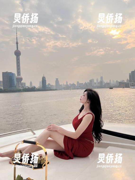 周妍希 微密圈 - 黑丝钢琴老师的私房调调:周妍希的旋律梦境