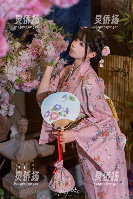 咬人小小兔亲自出马，格温的无圣光图包有毒，你敢试试吗？