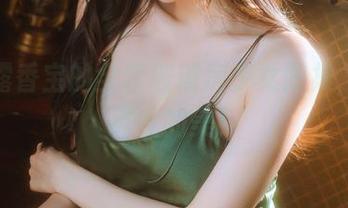 坏露露香宝的全套玻璃房少女图集，眼花缭乱的美！