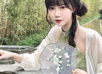 大肉丸Amiee校服：最新图库开启你的校园幻想之旅
