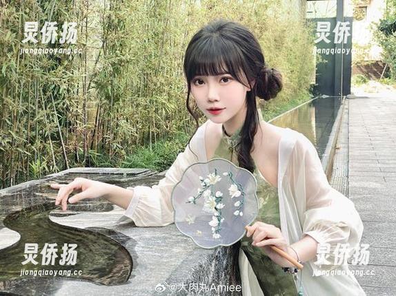 大肉丸Amiee校服：最新图库开启你的校园幻想之旅