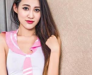 头条女神 – 探秘筱溪的棉袜世界：高清照片里的细腻瞬间