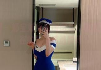 微密圈 – 奶宝妹纸校服图集：那些轻松自在的校园精选瞬间
