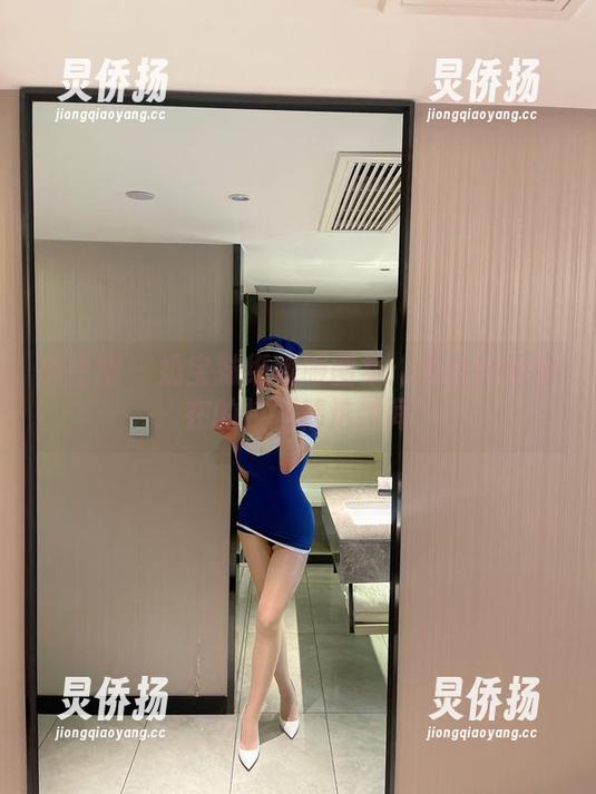 微密圈 - 奶宝妹纸校服图集：那些轻松自在的校园精选瞬间