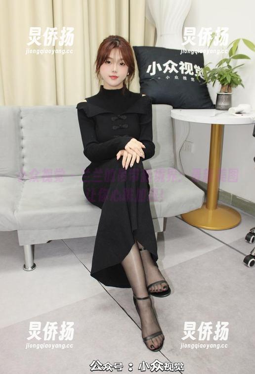 小众视觉-兰兰 小众视觉 - 兰兰的吊带新境界:最新美图让你心跳加速!