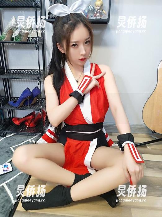 别说我没告诉你，小女巫露娜的定制御姐图集简直犯规！
