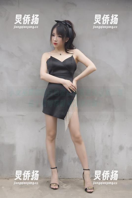 小女巫露娜的白色蕾丝长筒在线合集，真是个值得花时间的地方啊！
