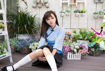 尤果网 – 下载高清的方子萱灰丝写真，马上就能拥有这个奇妙的视觉体验，快来围观啊！
