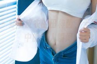 尤果网 – 穿着皮衣的田梓茵，无圣光图集中的迷人瞬间