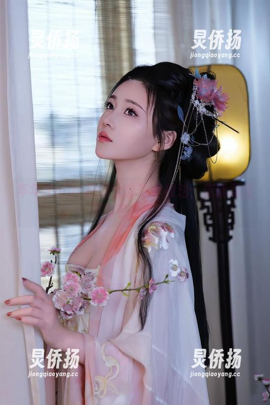年年Nnian 年年Nnian校服全套写真放送:你能忍住不多看几眼吗?