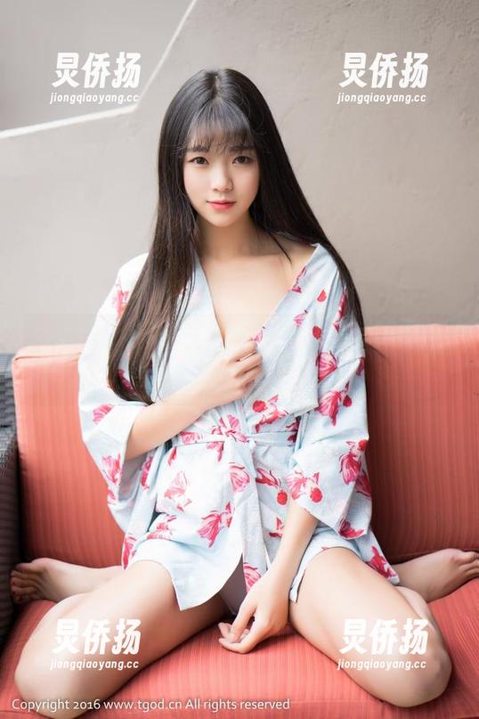 推女神-佟蔓 推女神 - 秘书的日常:佟蔓写真集,下载就像约会那样简单!
