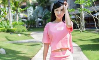推女郎 – 王依萌的自拍私拍，没想到这张照也能掀起我的少女心！