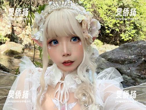 打破次元壁的黑白世界：无颜小天使wy的COS与套图故事