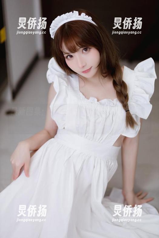 最新图集：偷玩游戏机的少女，是三不是世w的调皮日常