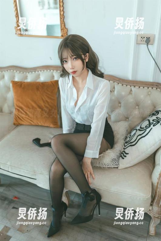 眼镜娘高叉女仆图册：杏仁曲奇，你就准备好吸睛吧