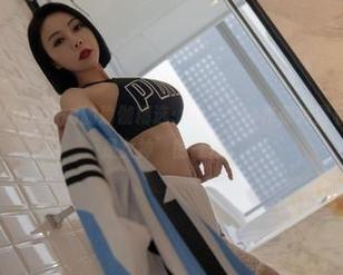 微密圈 – 果儿Victoria的瑜伽精选：每一个动作都透露着一股‘我绝对是女神’的气场！