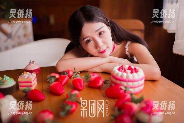 果团网-莫雅淇 果团网 - 修女的私房哲学:看莫雅淇如何玩转每一张图片