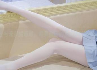 浴缸白丝与光影的邂逅，森萝财团的免费图片带你踏入梦幻