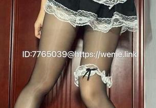 微密圈 – 楚楚不吃鱼的女仆写真：不仅要有颜值，还得会收拾啊！