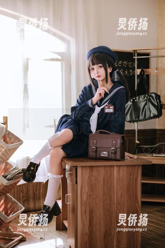 跟随樱井小莜的夏天美图，感受一把清新的风！