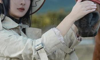 这高清的巨峰葡萄，浅安安真会玩，分享给你们赶紧看啊，太诱人了！