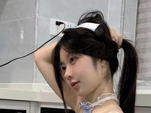 微密圈 – 图册里的火龙果羊：红色连体吊带，难以捉摸的魅力！