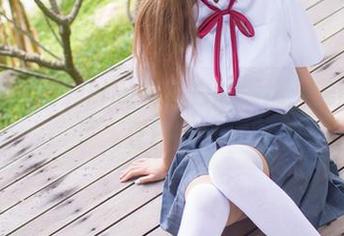 爱蜜社 – 莉莉Lily与纯白的缠绵：美图感受夏日微风
