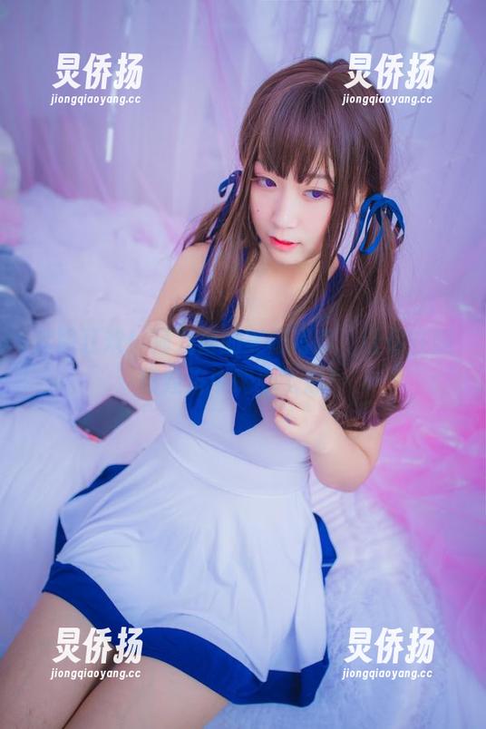 套图狂欢！猫九酱的美脚写真，让你在腿部经济中嗨到飞起！