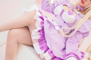 发现猫田圣奈奈的居家写真：让光线和影子为你描绘故事