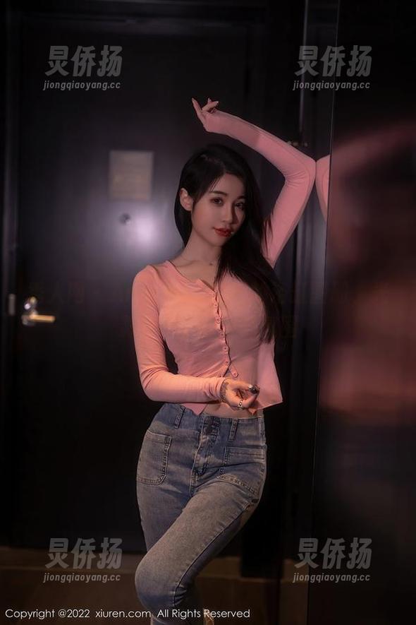 秀人网 - Angela小热巴的浴缸图册，光影交织下的暧昧氛围